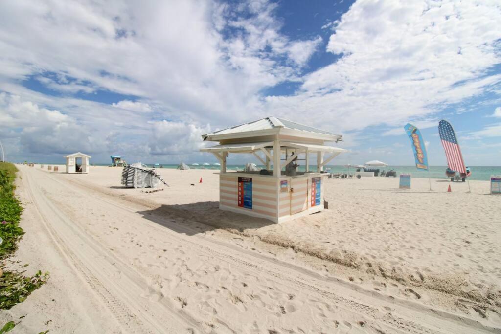 Alexander 511 Beachfront Condo With 2 Pools, Direct Beach Access, Sauna, Tikki Bar Miami Beach Bagian luar foto