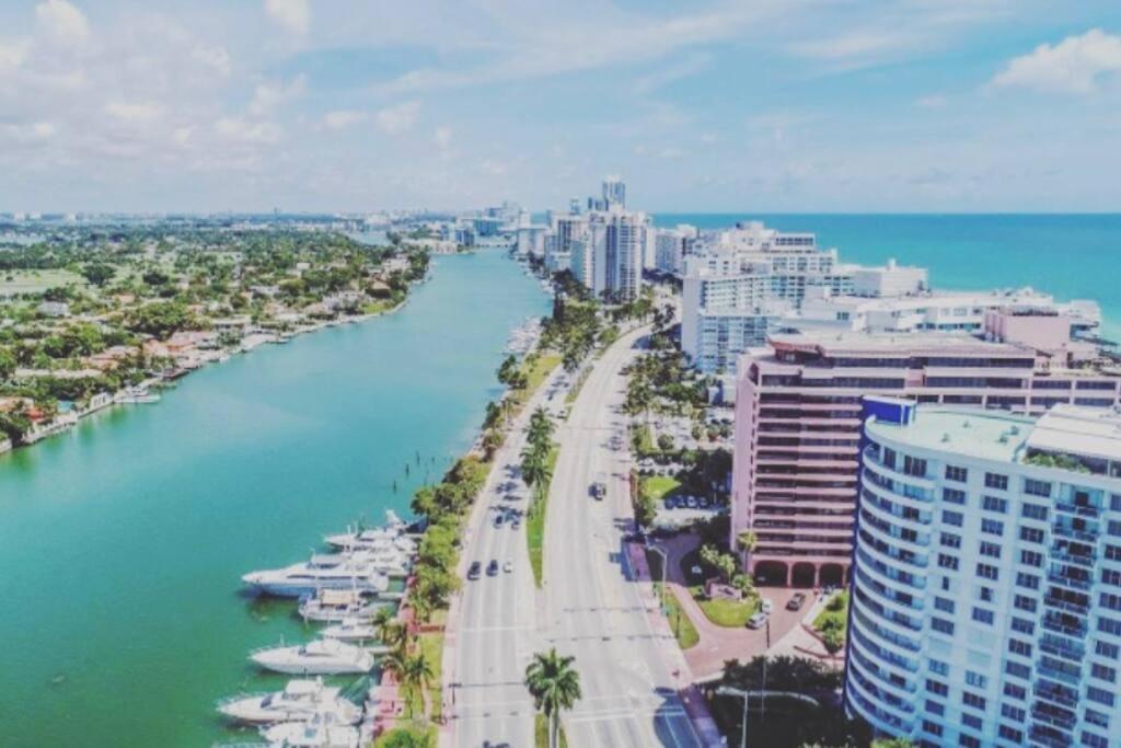 Alexander 511 Beachfront Condo With 2 Pools, Direct Beach Access, Sauna, Tikki Bar Miami Beach Bagian luar foto