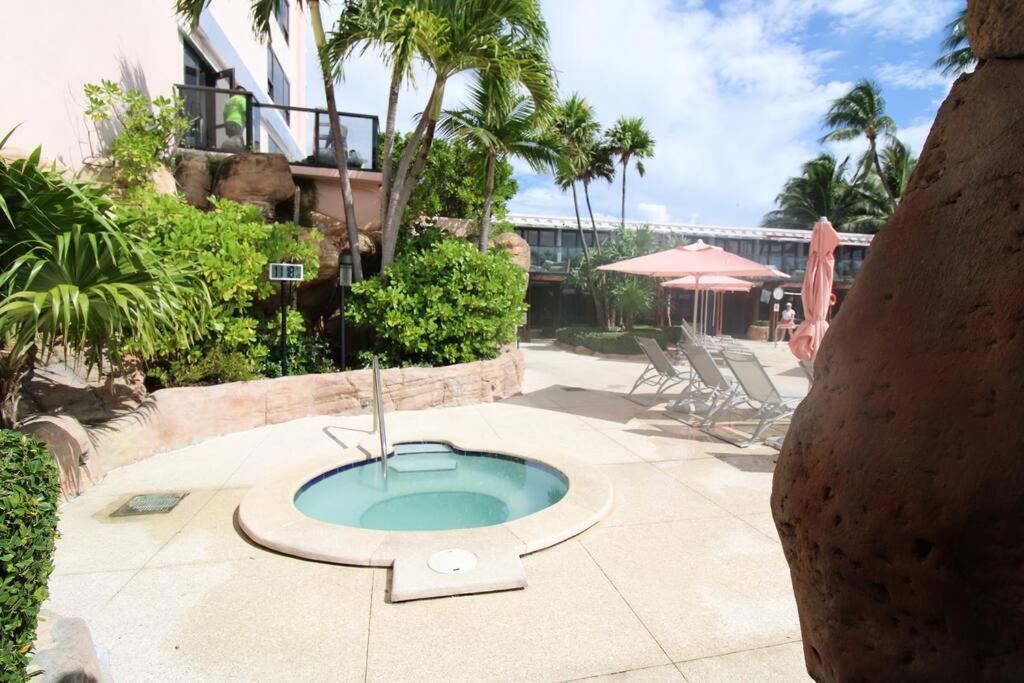 Alexander 511 Beachfront Condo With 2 Pools, Direct Beach Access, Sauna, Tikki Bar Miami Beach Bagian luar foto