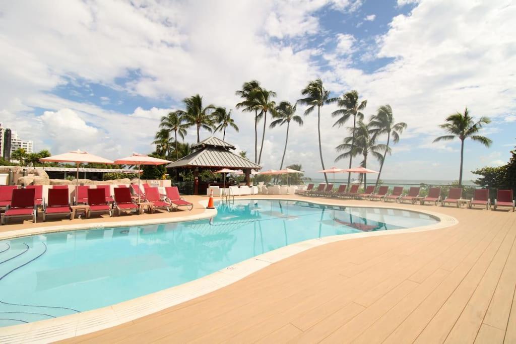 Alexander 511 Beachfront Condo With 2 Pools, Direct Beach Access, Sauna, Tikki Bar Miami Beach Bagian luar foto