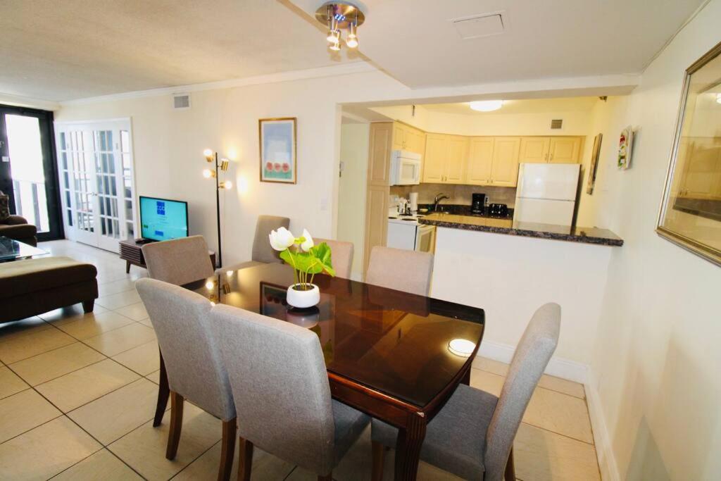Alexander 511 Beachfront Condo With 2 Pools, Direct Beach Access, Sauna, Tikki Bar Miami Beach Bagian luar foto