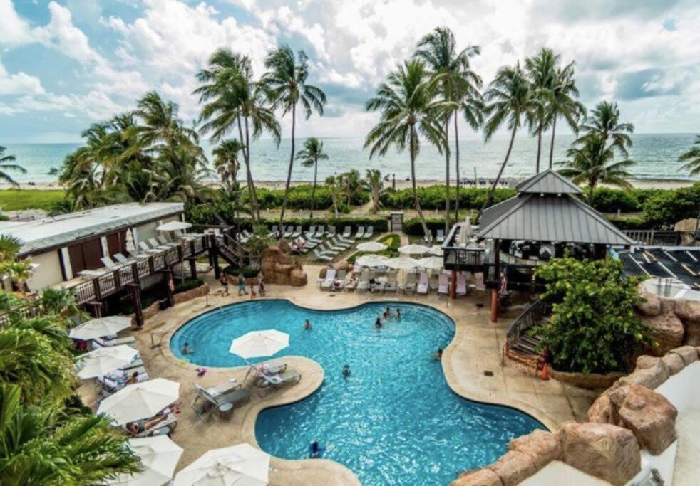 Alexander 511 Beachfront Condo With 2 Pools, Direct Beach Access, Sauna, Tikki Bar Miami Beach Bagian luar foto