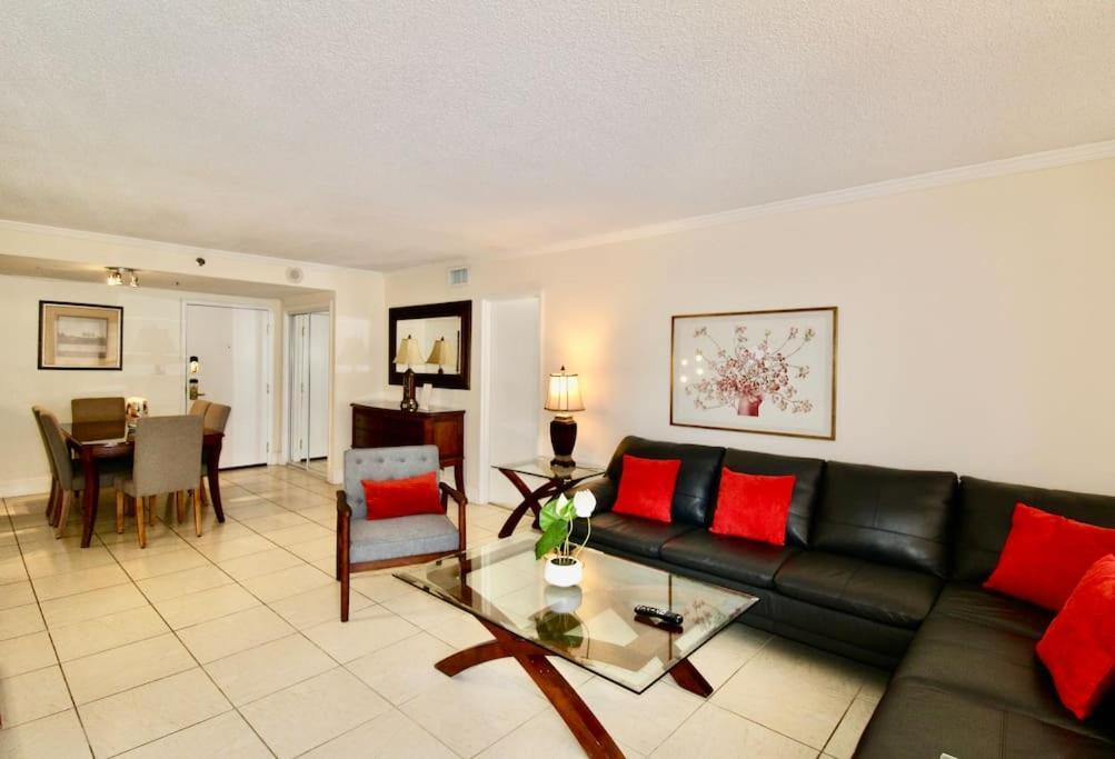 Alexander 511 Beachfront Condo With 2 Pools, Direct Beach Access, Sauna, Tikki Bar Miami Beach Bagian luar foto